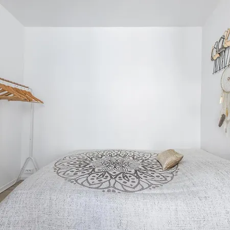 Apartment Lb Vacation I Cute Affordable 1-br Minutes From Center Cannes